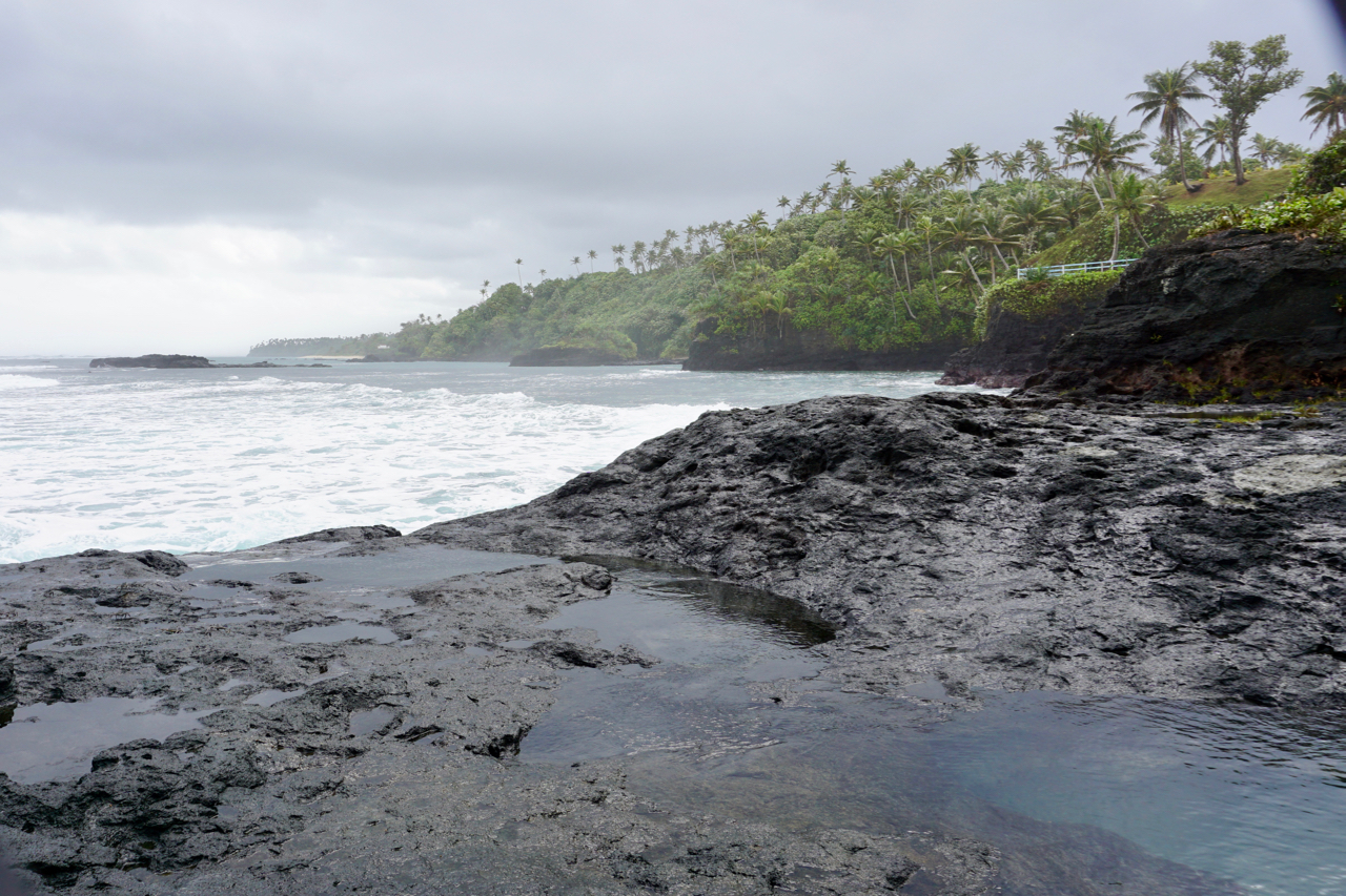 サモアの絶景スポットには気をつけろ？！ ドメイン島巡り